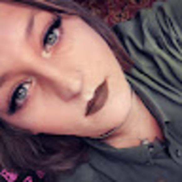 Meet your Posher, Kay - Picture 1 of 1